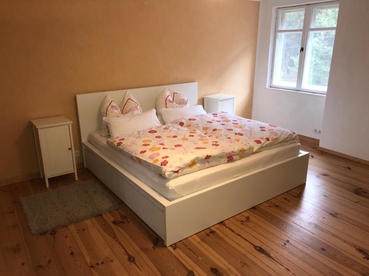 Sanierte Moeblierte Altbauwohnung Am Waldrand Fuer Bis Zu 6 Personen Borkheide Exterior foto